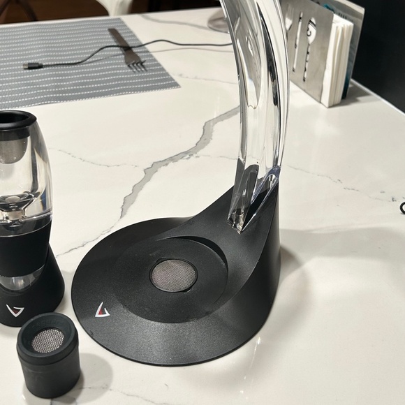 Vinturi Deluxe Essential  Decanter Tower Stand Set - Picture 9 of 9